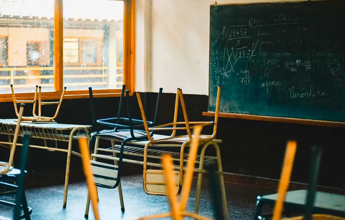 Casi el 60% de los chicos ya usa <b>inteligencia artificial</b> para tareas escolares - El Territorio thumbnail