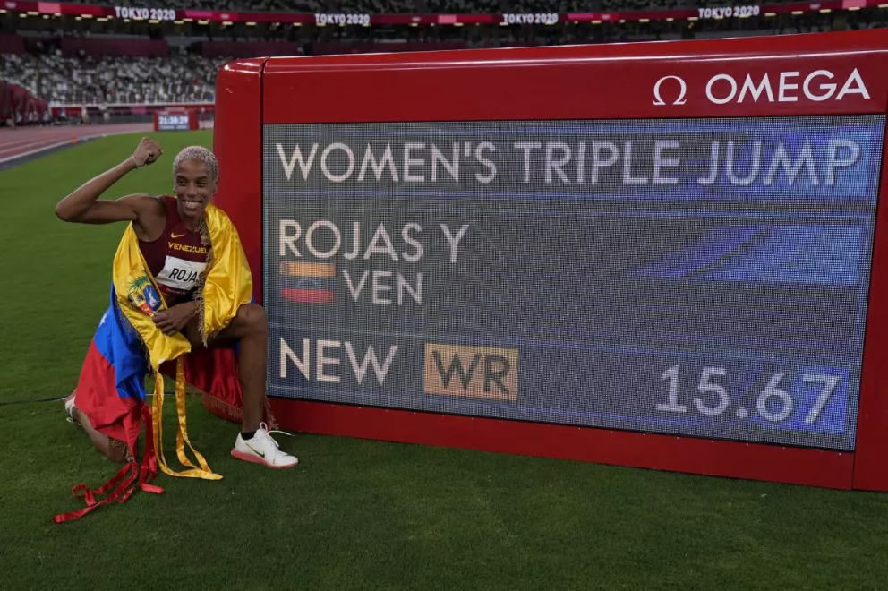 JJOO: la venezolana Yulimar Rojas gana la medalla dorada con nuevo récord en salto triple