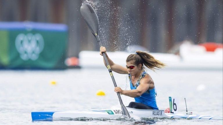 JJ.OO: Brenda Rojas clasificó a las semis del K1 500 ...