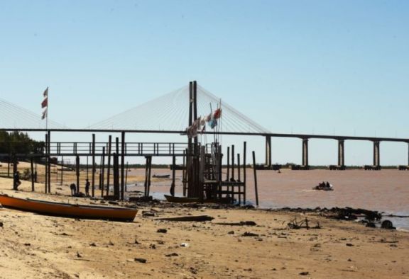 Con -30 centímetros frente a Paraná, el río continúa bajando en Entre Ríos y se acerca a niveles históricos