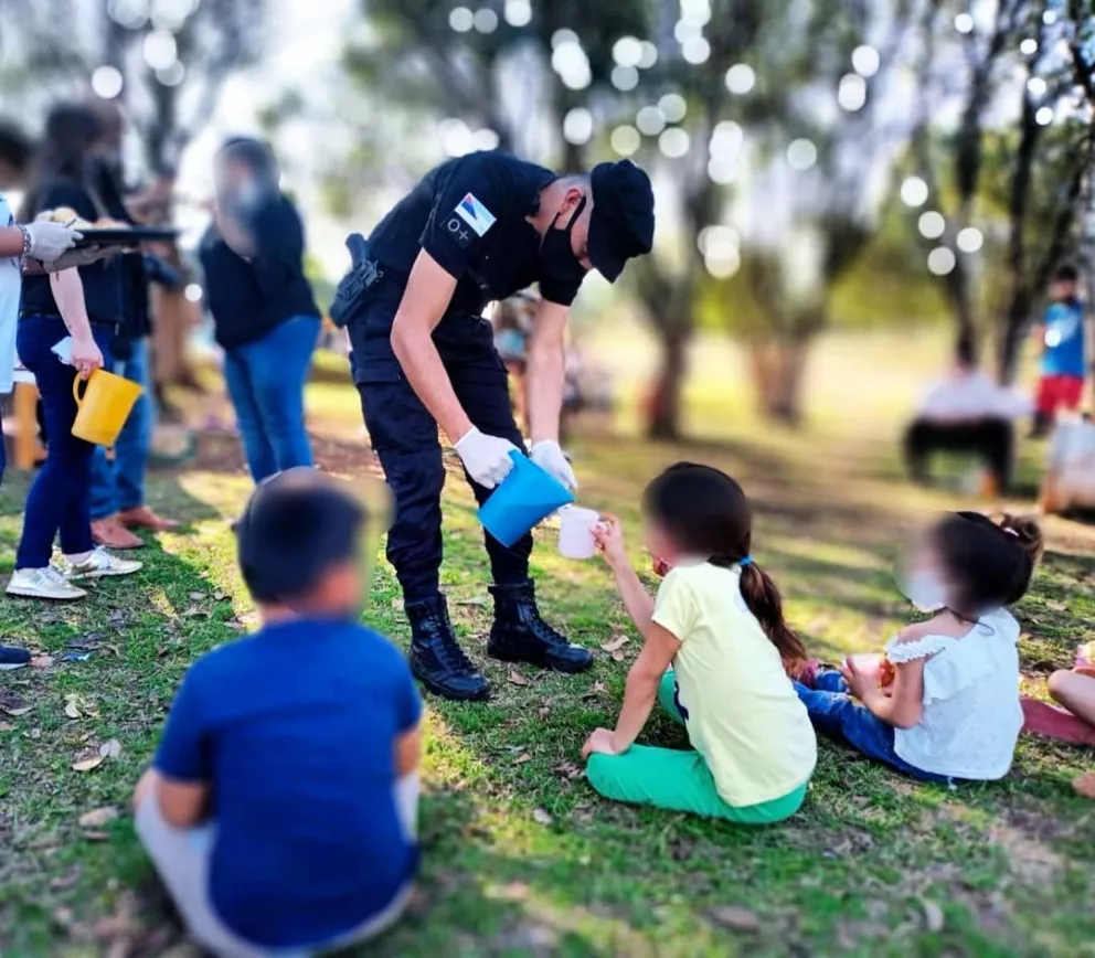 Con juegos y mucha diversión, la Policía agasajó a los niños en San Javier