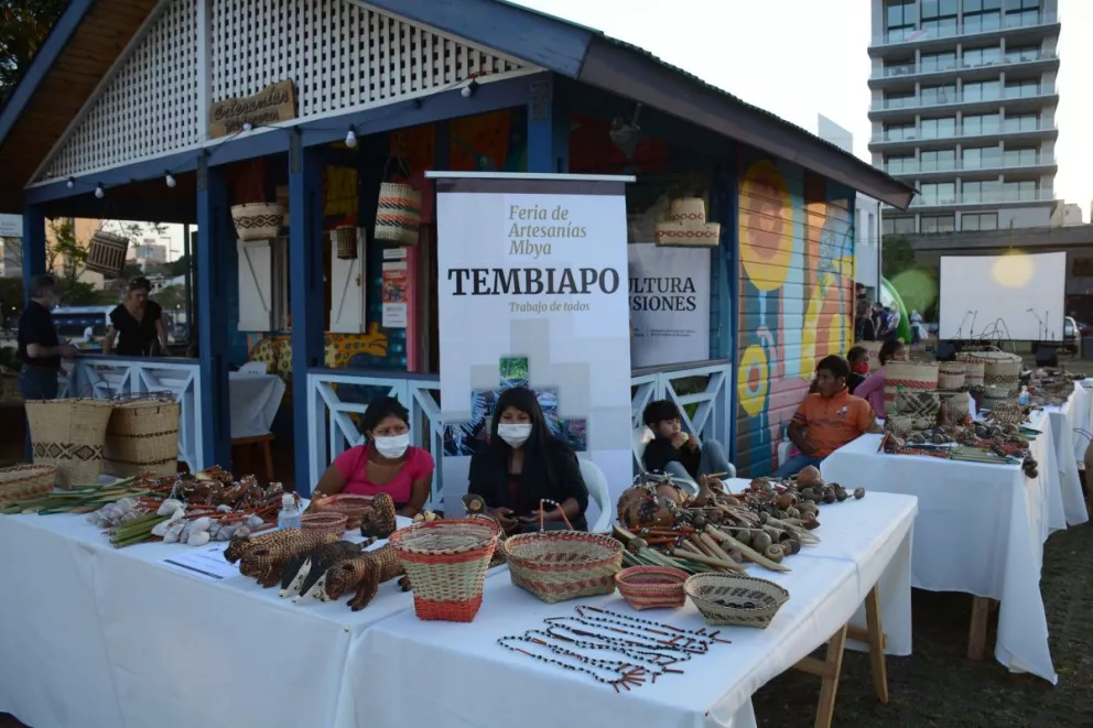 La Feria Tembiapo se consolida como espacio de intercambio entre culturas
