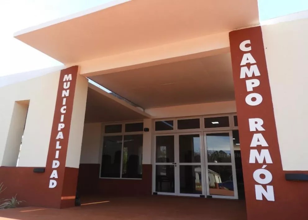 El antiguo edificio municipal de Campo Ramón cierra definitivamente sus puertas este viernes