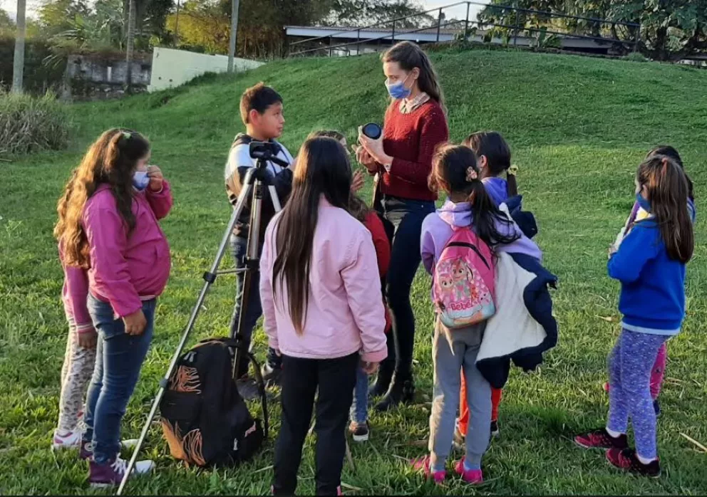  Se desarrolla el taller de Fotografía para niños de Montecarlo y Caraguatay