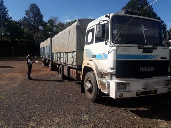 Secuestraron en Aristóbulo Del Valle otro camión con maíz sin aval fiscal 