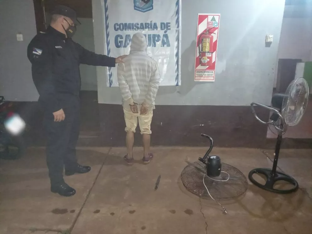 Garupá: sorprendieron a un joven con ventiladores que robó de una capilla 