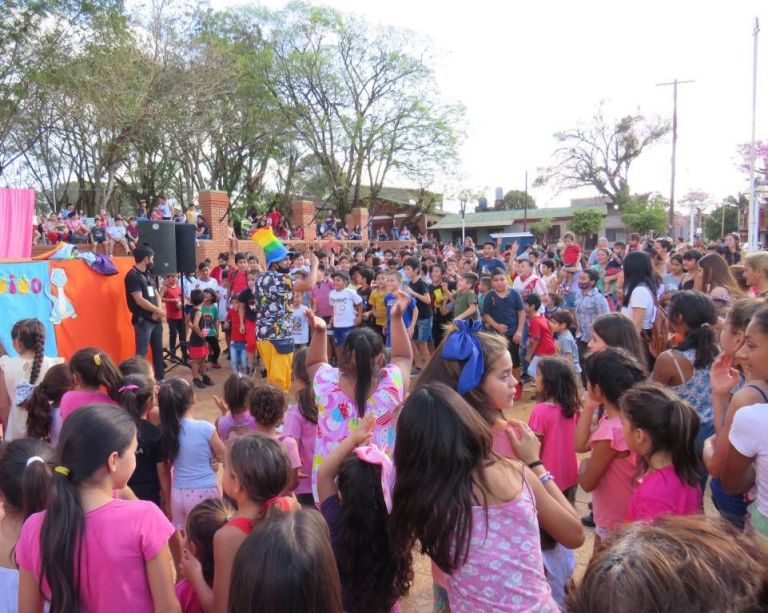 Puerto Libertad: concurrido festejo del día del niño en la plaza San ...