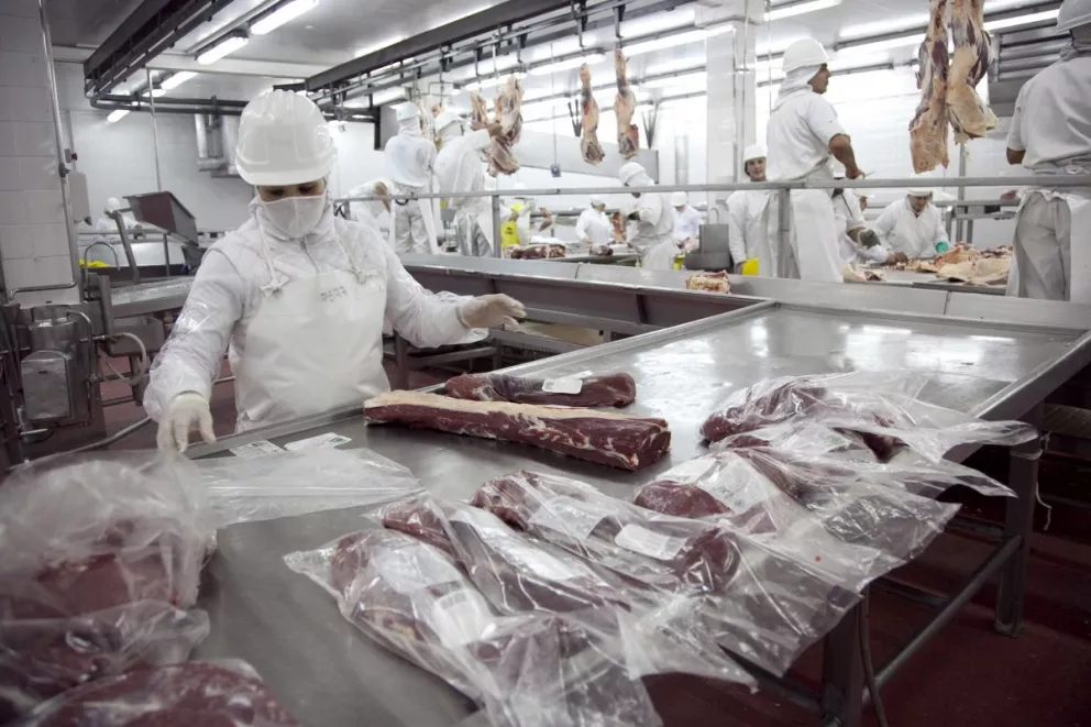 Las restricciones para exportar carne continuarán hasta fin de octubre