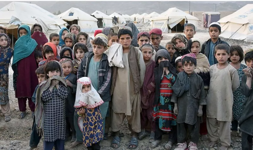 Afganistán: darán refuerzos económicos a los países vecinos para contener a los refugiados