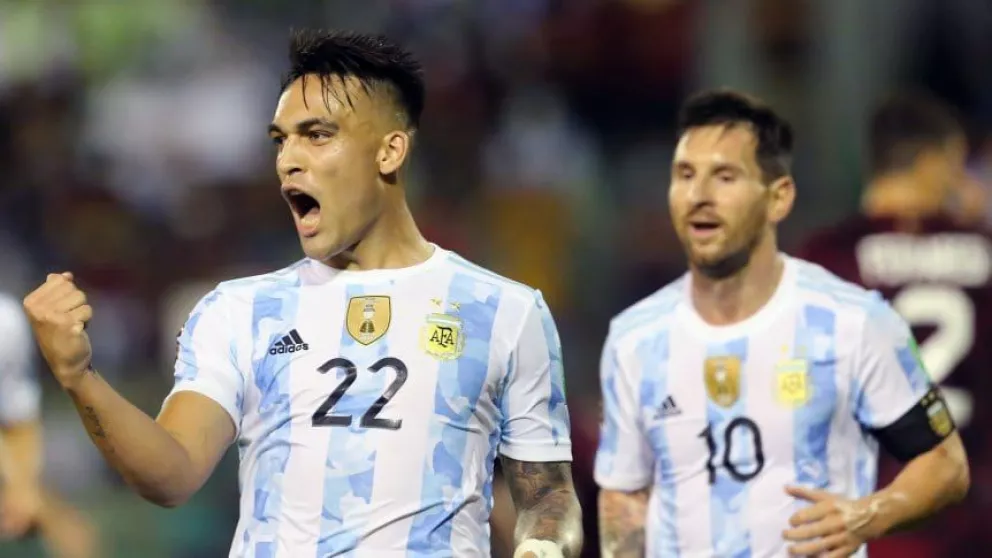 Argentina estrenó con una victoria sin sobresaltos en Venezuela el título de la Copa América