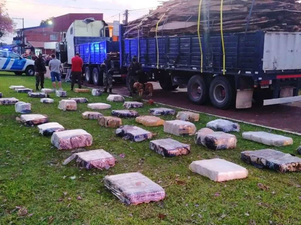 Garuhapé: detectaron 2.3 toneladas de marihuana transportada entre tirantes de madera