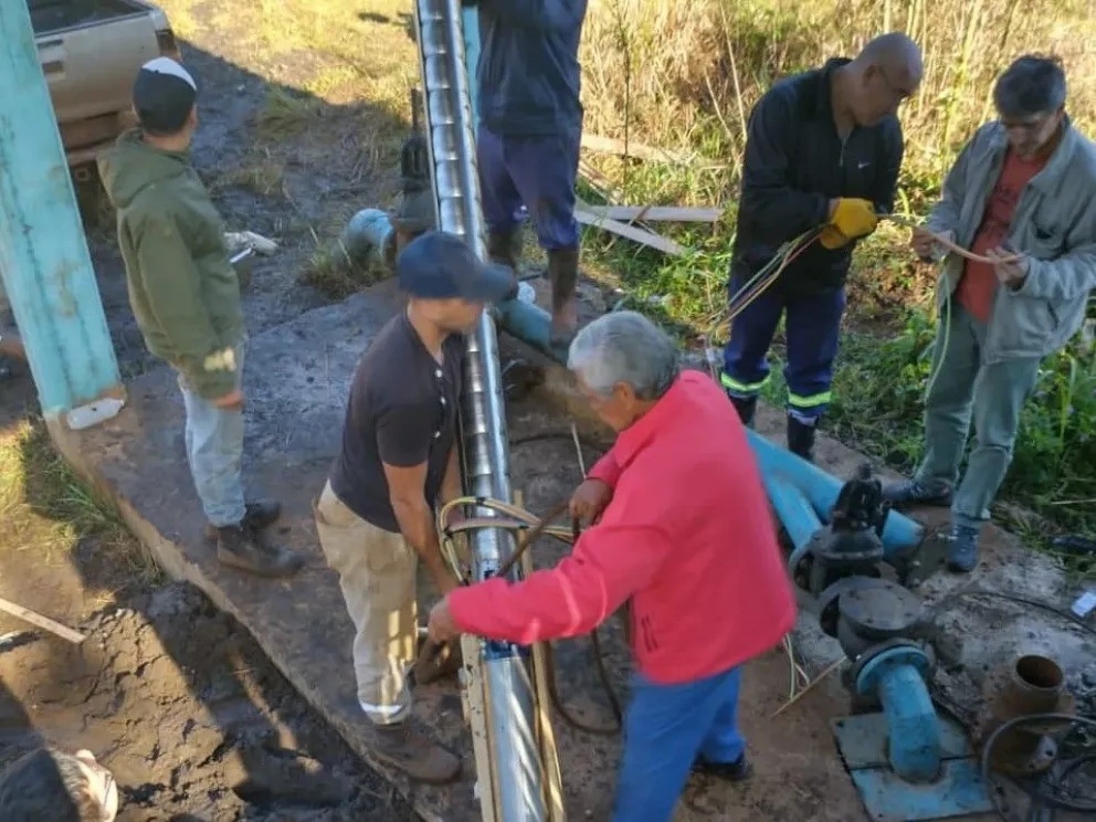 Santo Pipó: instalaron la nueva bomba y se restableció el servicio de agua potable
