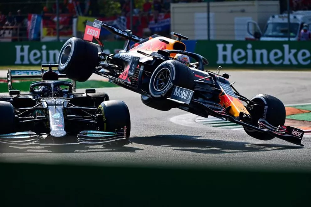Ricciardo aprovechó el choque entre Verstappen y Hamilton para ganar el Gran Premio de Italia