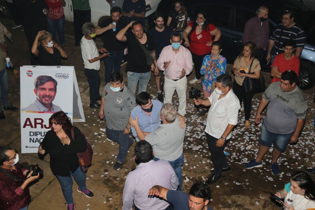 Arjol festejó en la Casa Radical y llamó a la unión de Juntos por el Cambio
