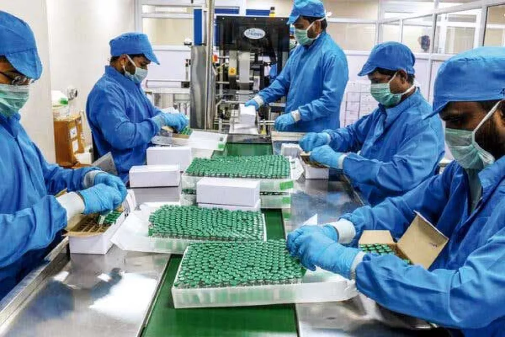 EE.UU. pide que India reanude las exportaciones de vacunas