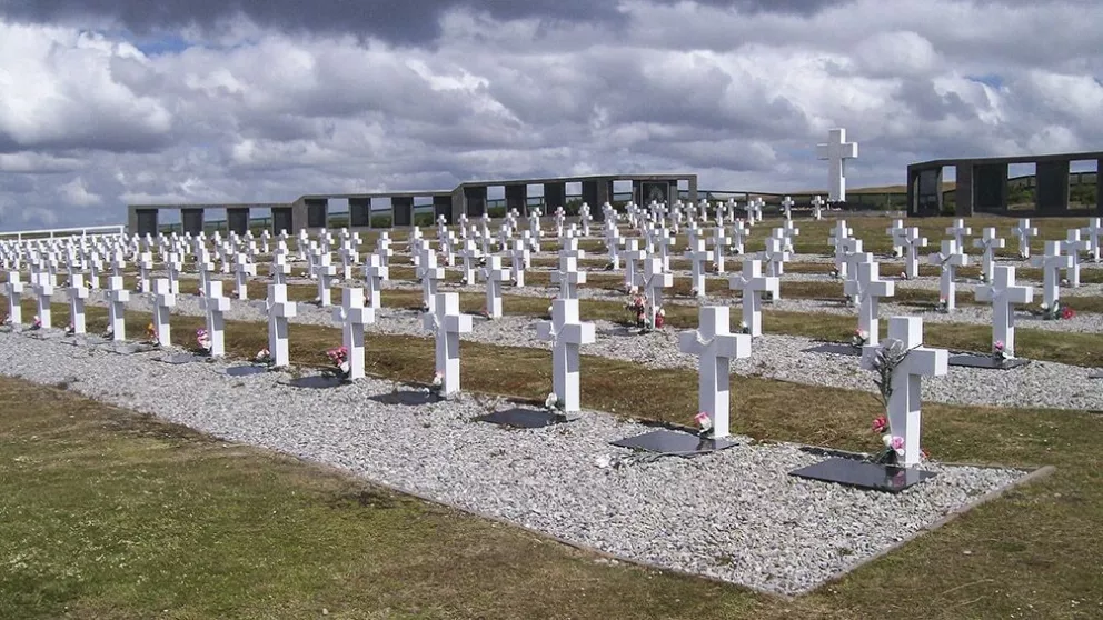 Identifican los restos de seis soldados argentinos inhumados en las Islas Malvinas