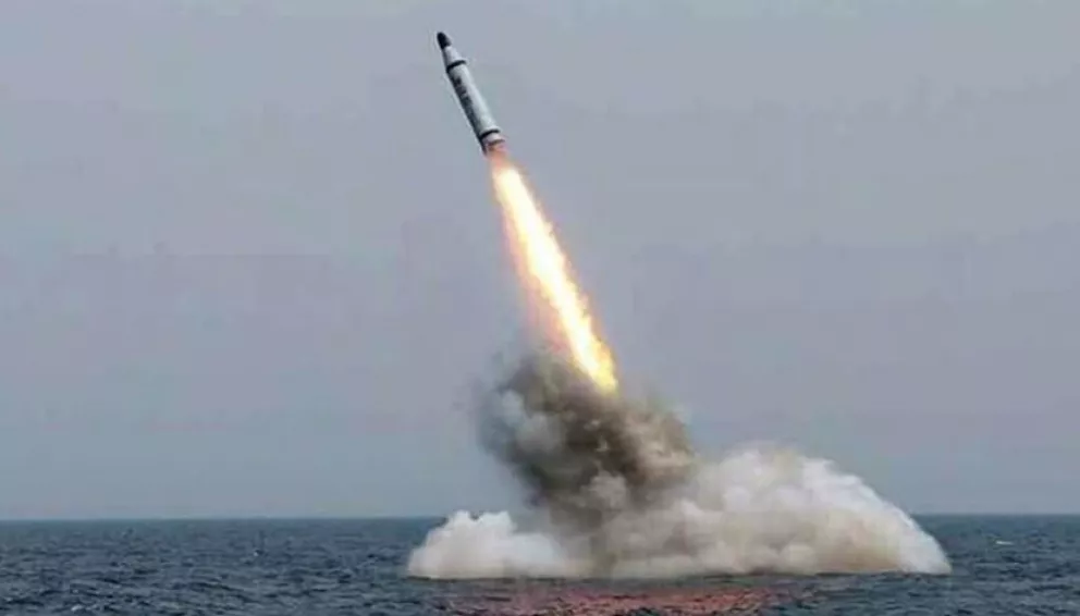 Corea del Sur lanzó su primer misil desde un submarino y suma tensión con el norte