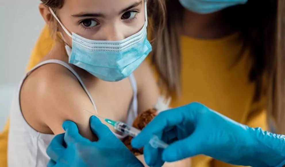 La OPS sigue sin autorizar la vacunación a menores de 12 años contra el coronavirus