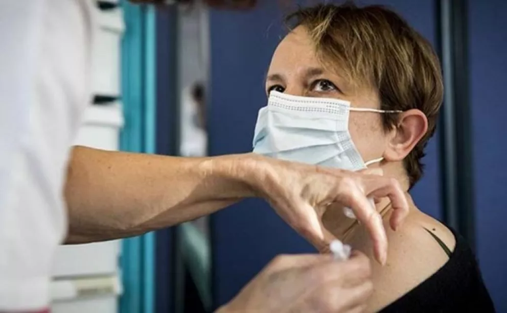 Francia suspendió a 3.000 trabajadores de la salud por no vacunarse contra el coronavirus