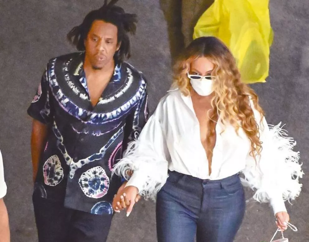 Beyoncé y Jay Z pasean por el sur de Italia
