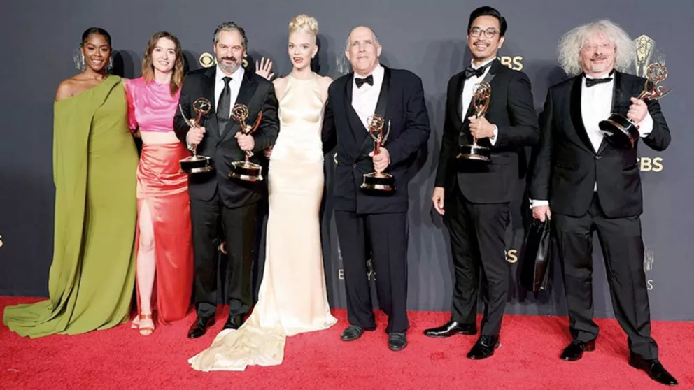 Los Emmy ‘The Crown’ y ‘Gambito de Dama’, las más galardonadas