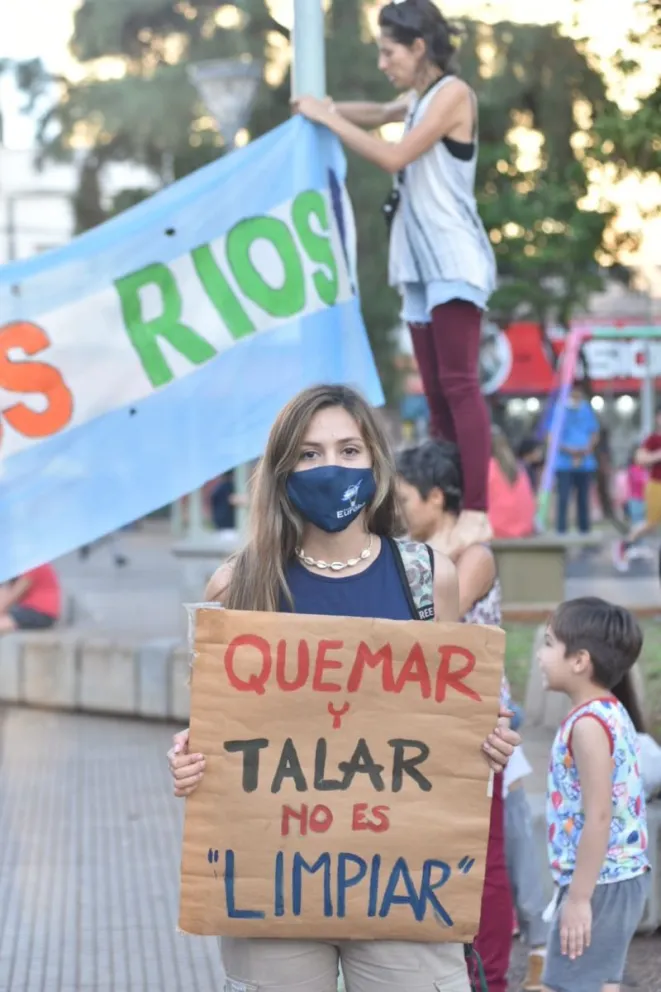 De pie porque la tierra dice basta 