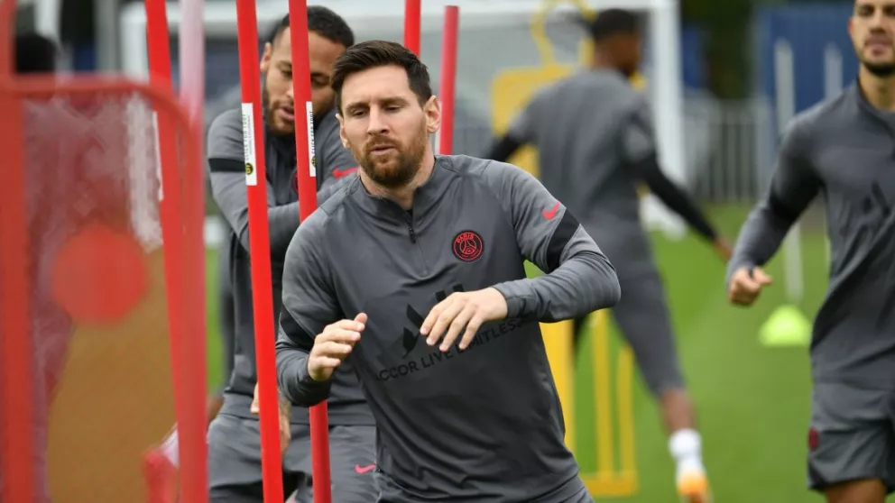 Messi entrenó a la par del grupo en PSG  y podría jugar contra el Manchester City