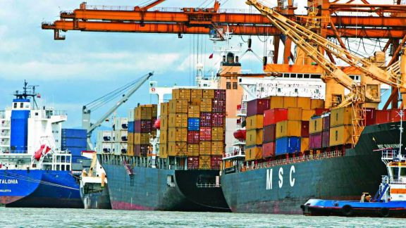 Escasez de contenedores y buques complica y retrasa exportaciones