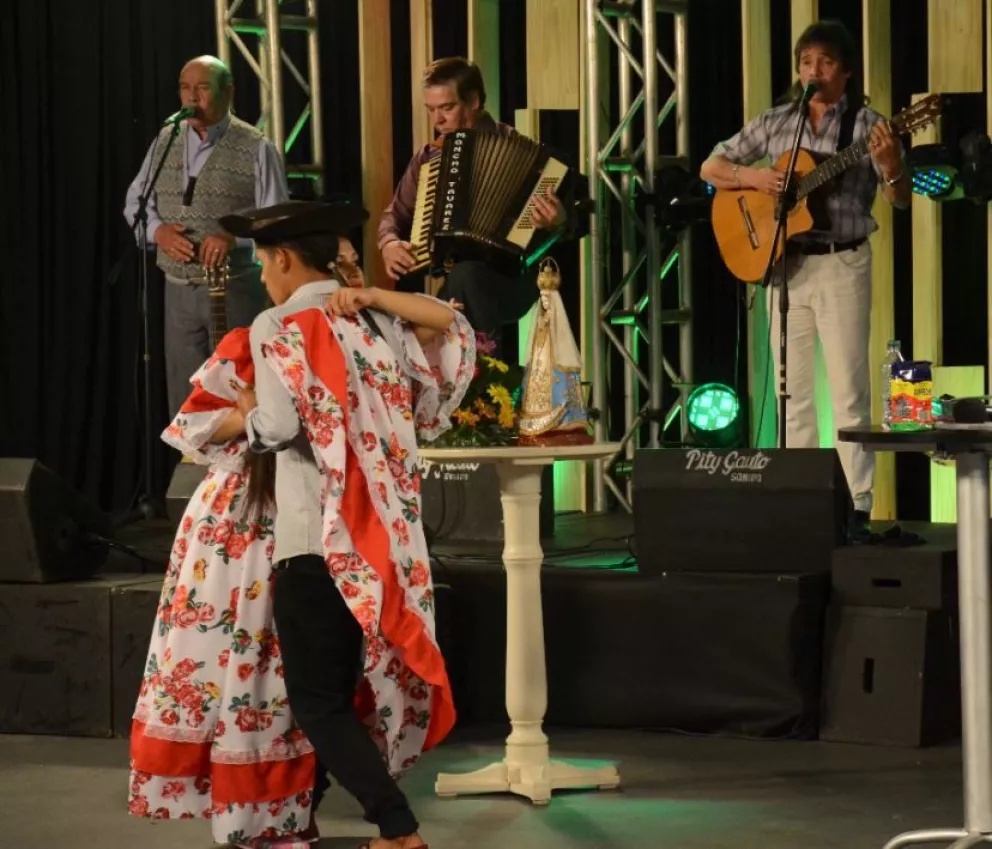 "De Misiones al Mercosur" regresa a las clásicas bailantas en vivo