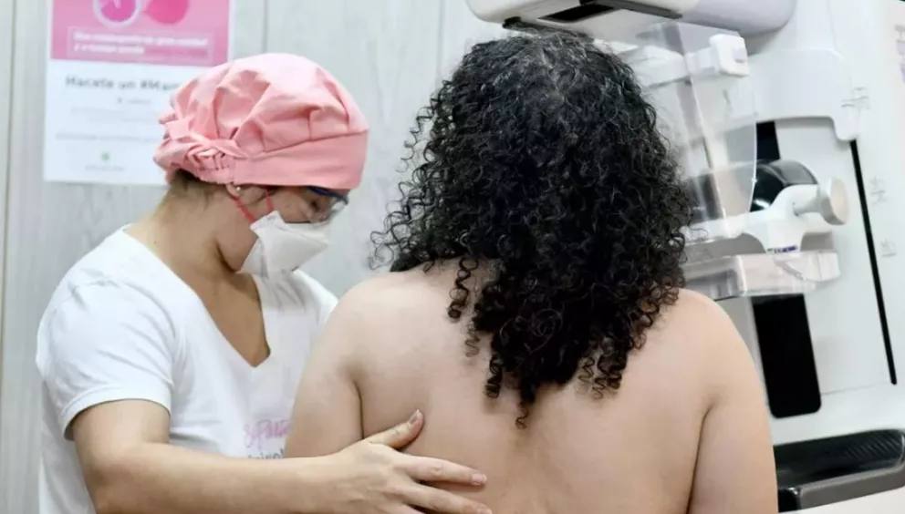 Instan a las mayores de 40 años a realizarse mamografías