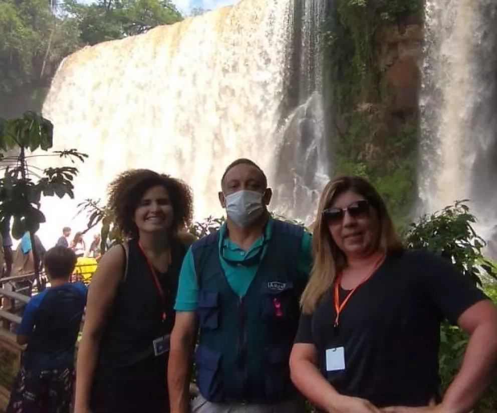 Visitaron Cataratas las primeras turistas brasileras que ingresaron por el Tancredo Neves