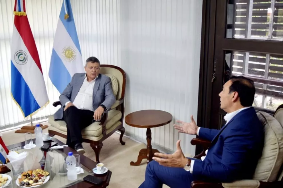 El gobernador de Corrientes avanzó en una agenda de integración con Paraguay