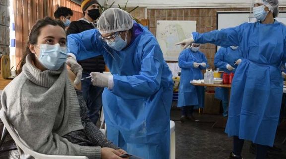 Uruguay superó el millón de vacunados contra el coronavirus con una tercera dosis