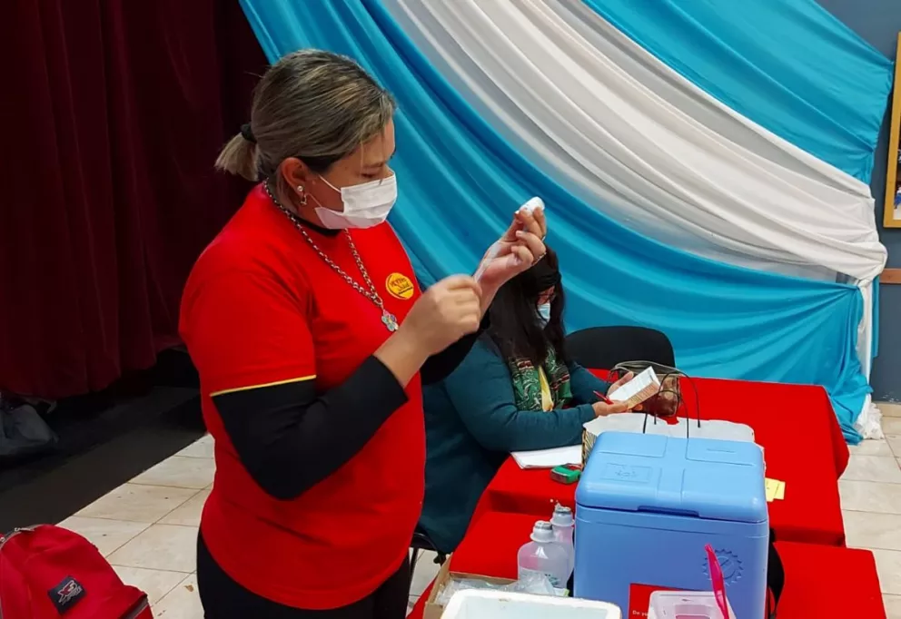 Convocan a más de una veintena de jóvenes para completar la vacunación en Pipó