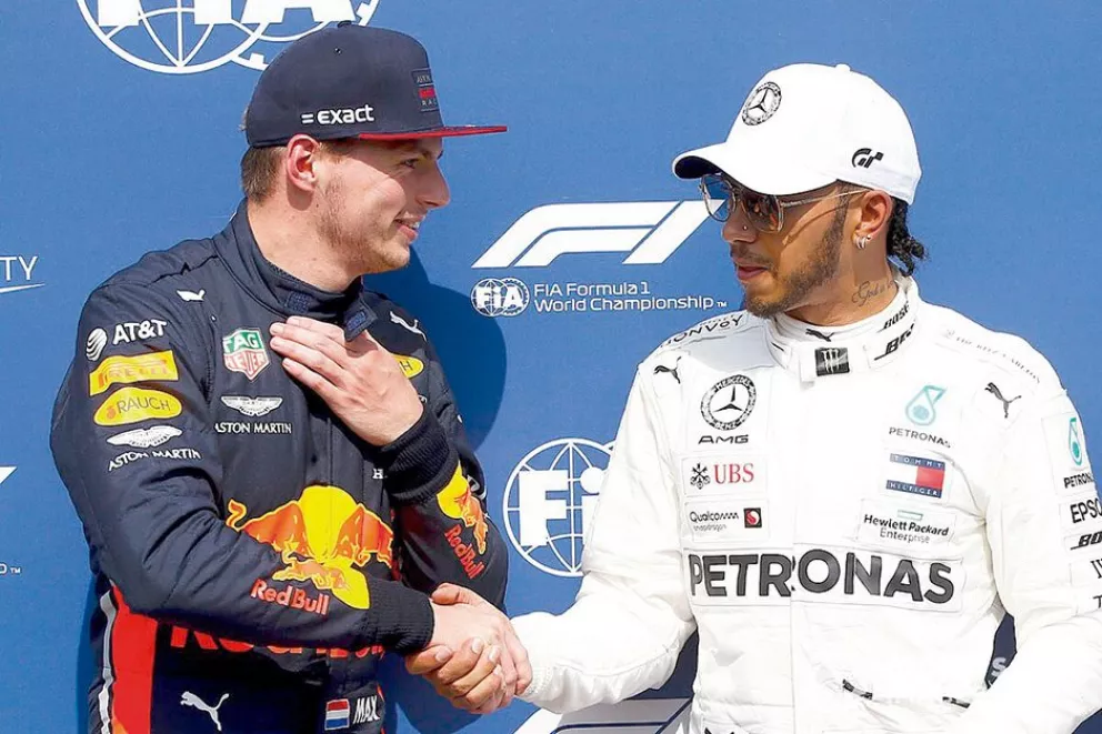 Hamilton y Verstappen llevan su duelo de la F1 a Turquía