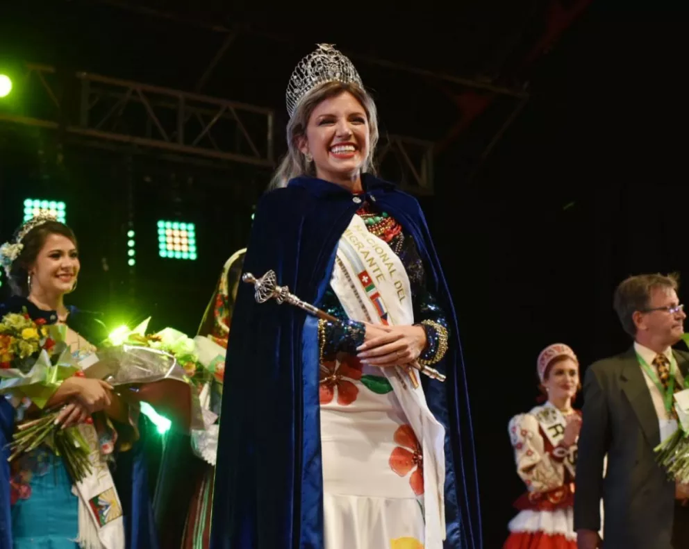 La representante brasilera Karen Da Silva obtuvo la doble corona en la Fiesta Nacional de los Inmigrantes
