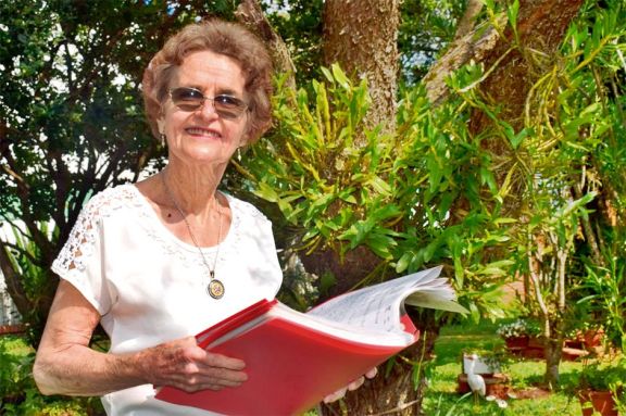 Escribió un libro como agradecimiento a los pioneros Escribió un libro como agradecimiento a los pioneros