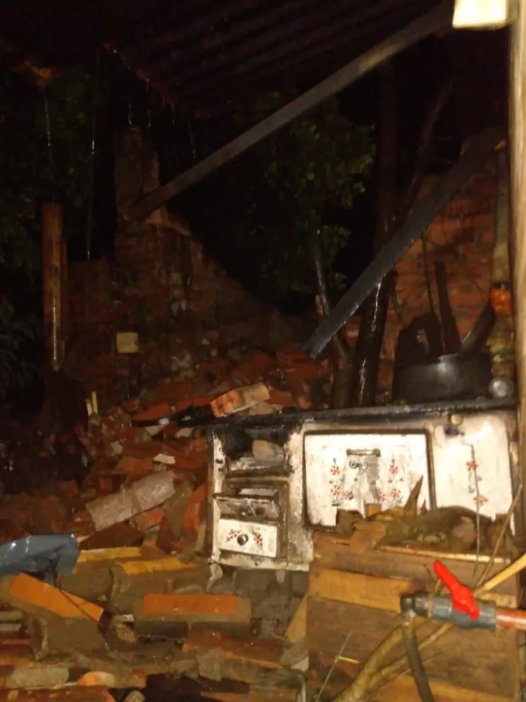 Ya son más de 20 las casas dañadas por la tormenta en Montecarlo