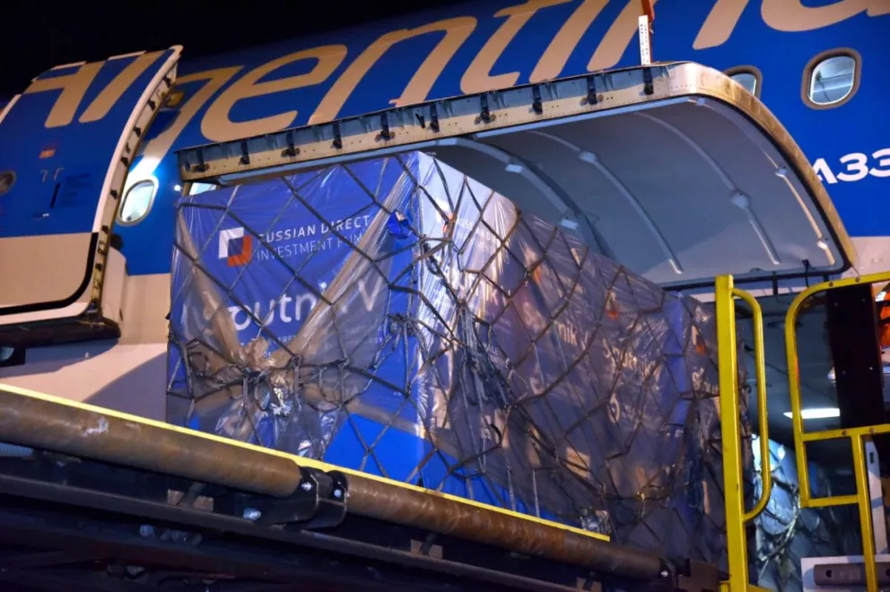 Llega al país un cargamento con 500 mil dosis del componente 2 de la Sputnik V