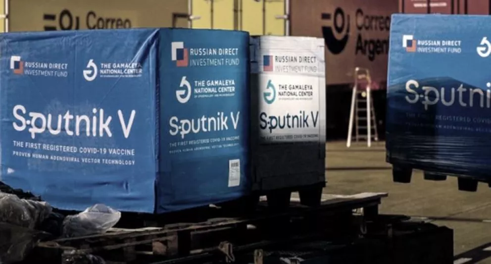 Llegaron 500 mil dosis del segundo componente de Sputnik V desde Rusia