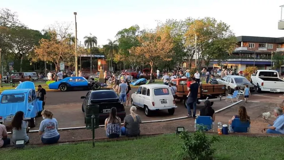 Capioví: este domingo habrá exposición de autos de época en la plaza Los Pioneros
