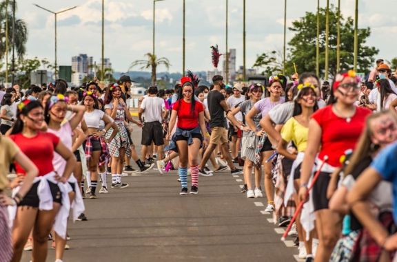 Estudiantina: mañana desde las 14 estará cortada la avenida Costanera, desde Roque Pérez hasta Catamarca