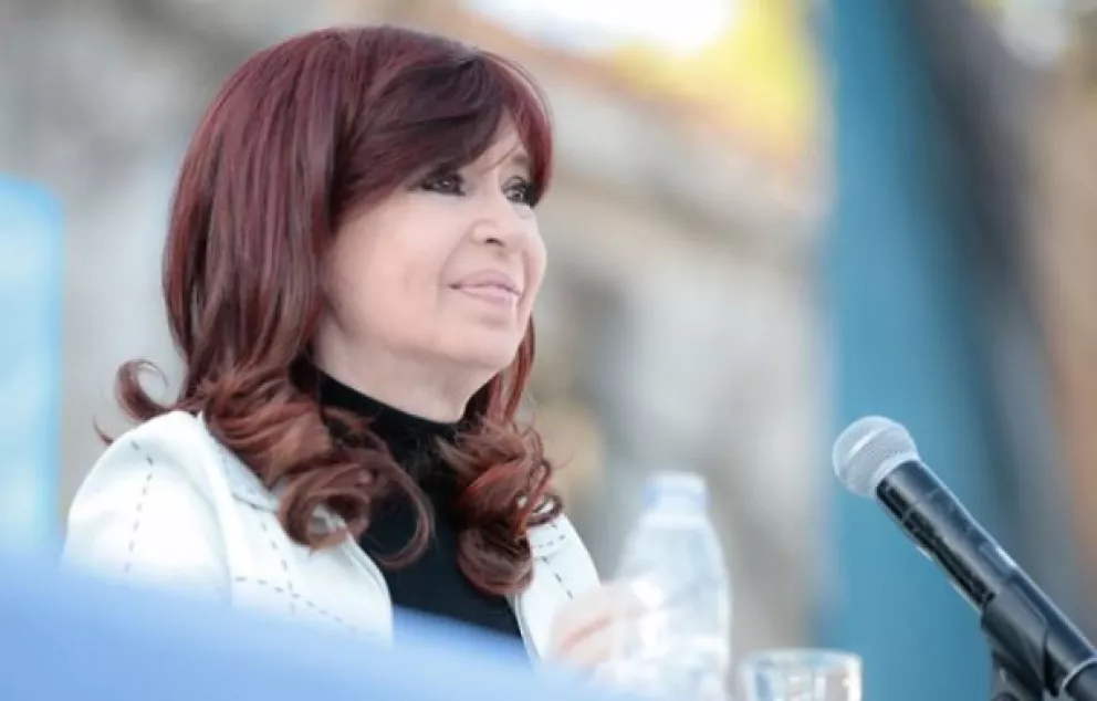 Cristina Kirchner fue dada de alta y agradeció al personal del sanatorio