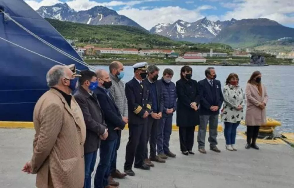 La temporada de cruceros comenzó en Ushuaia con la llegada del primer buque del año