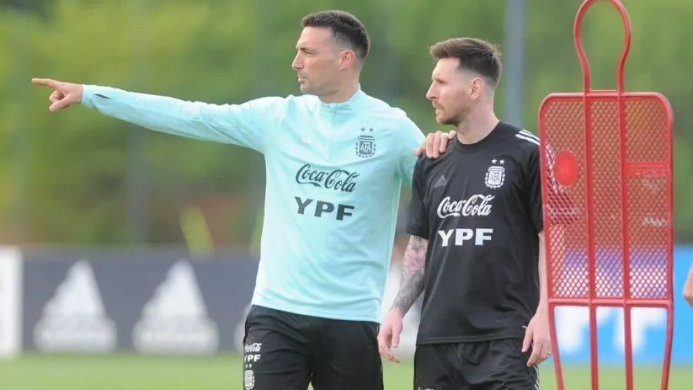 Scaloni: "Messi está bien y si sigue así va a jugar"
