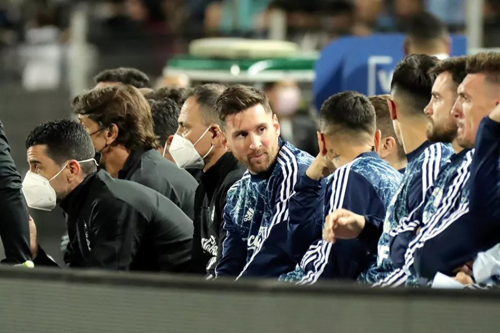 Messi jugó su 15° partido con Argentina ingresando desde el banco