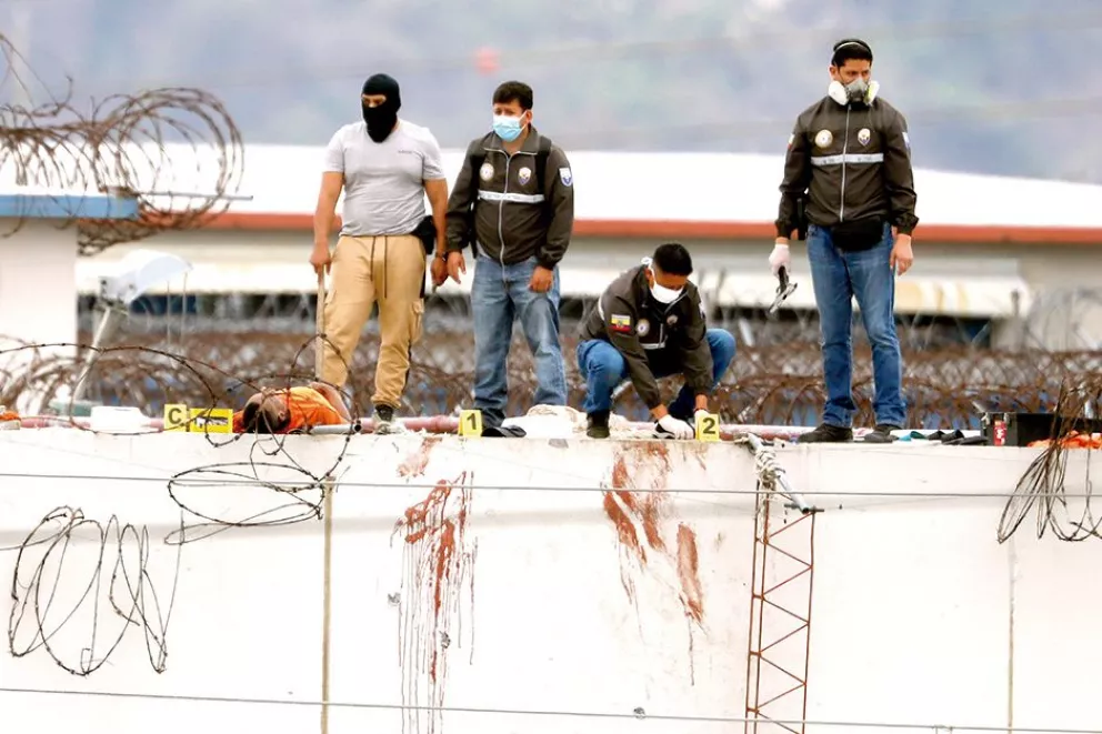 Enfrentamientos en  una cárcel de Ecuador dejaron 68 muertos