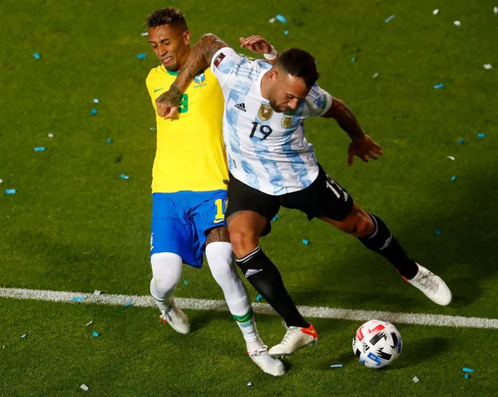 Conmebol suspendió a los árbitros de Argentina-Brasil por no haber expulsado a Otamendi