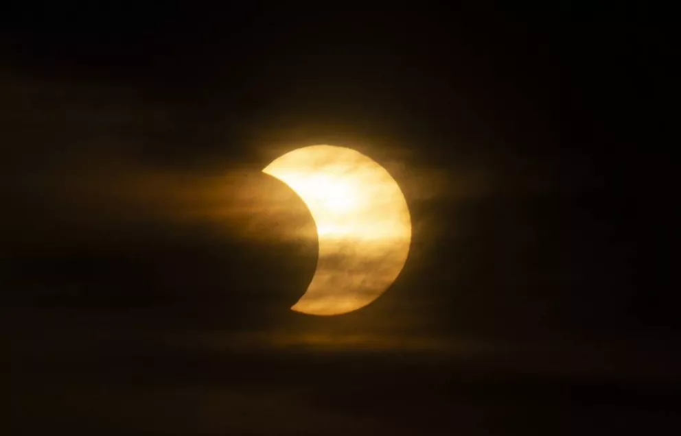 El eclipse lunar más largo desde 1440 se verá en la madrugada del viernes en varios continentes