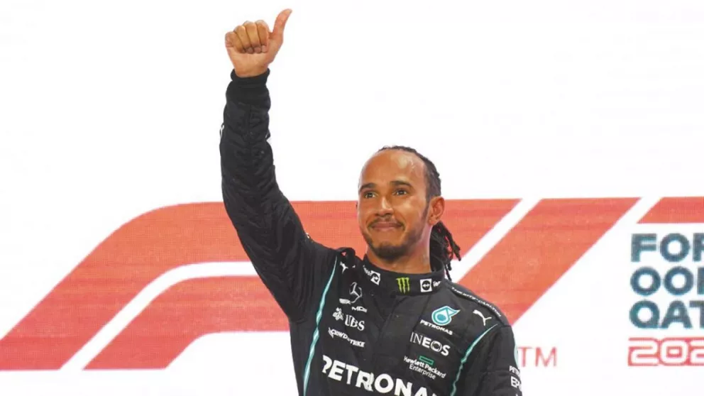 Hamilton ganó en Qatar y continúa  en la pelea por el octavo título